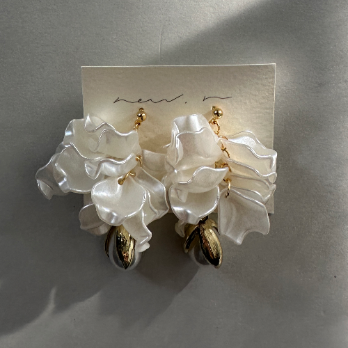 White flower pearl tangle earrings Japanese handmade for bridal and sensitive ears