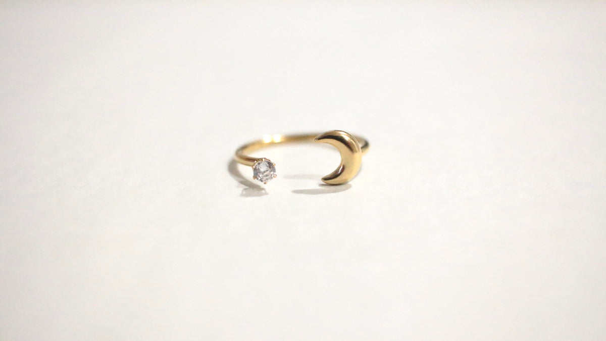 Half Moon Ring Gold - Ion plated, Hypoallergenic