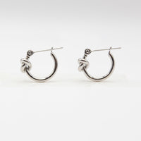 Yui |  Knot Earrings Silver