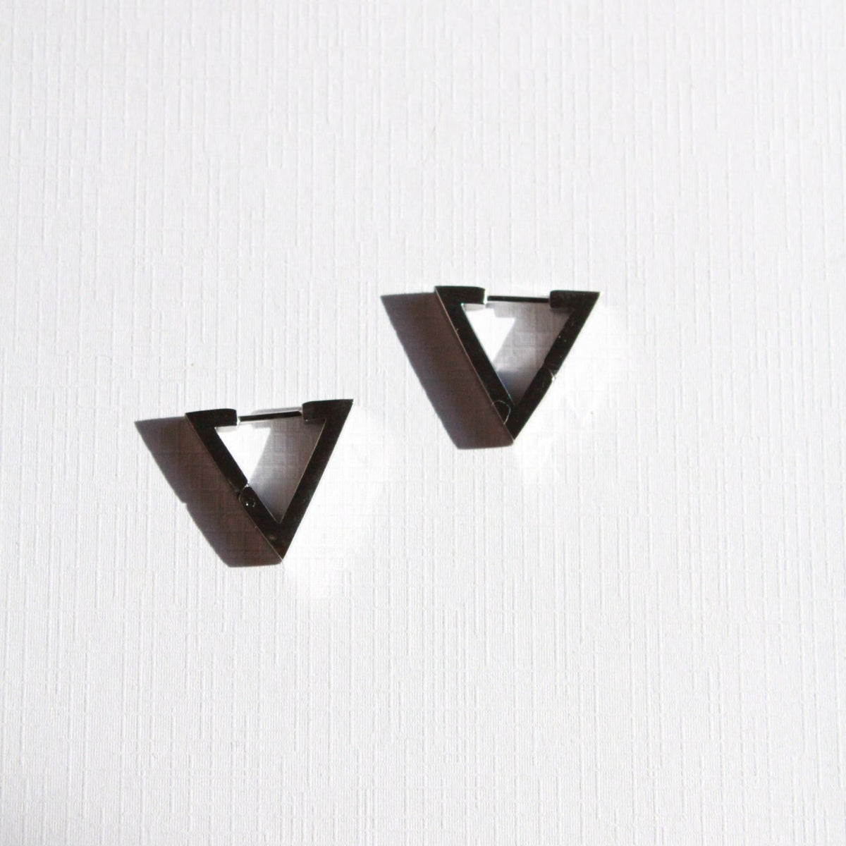 Kaku |  Triangle Hoop Earrings Silver