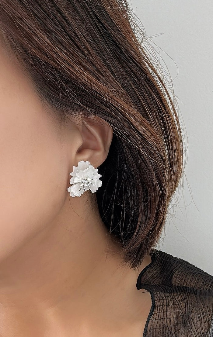 Chō Chō  |  Silver Stud Earrings