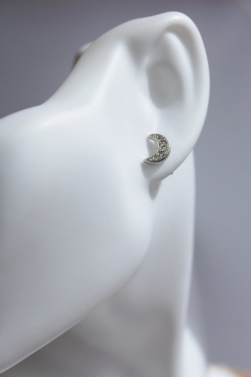 Gekka  | Crescent Moon Stud Earrings Silver