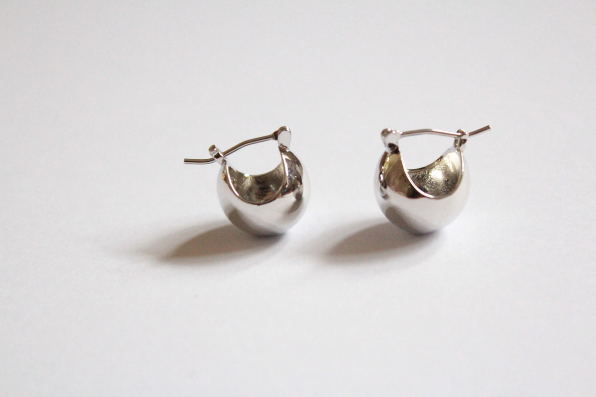 Kusu |  Ball Earrings Silver