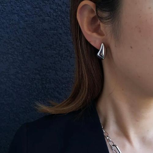 Nana  |  Drop Earrings Silver