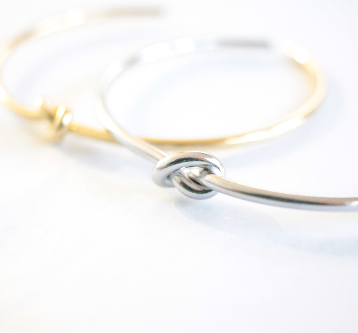 Knot Cuff Bangle Silver - Ion plated, Hypoallergenic