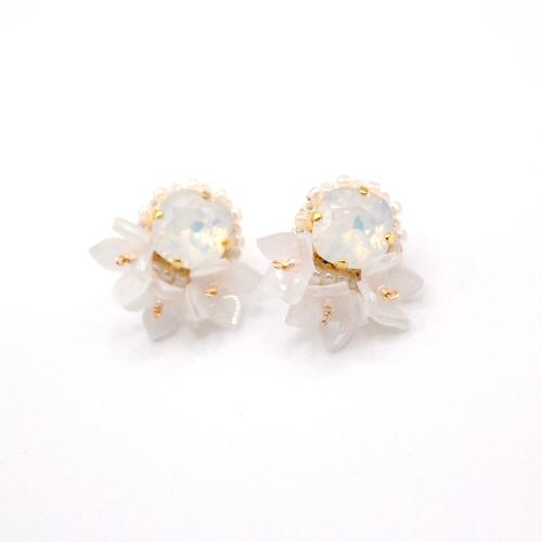 Hanataba  |  Opal White Stud Earrings