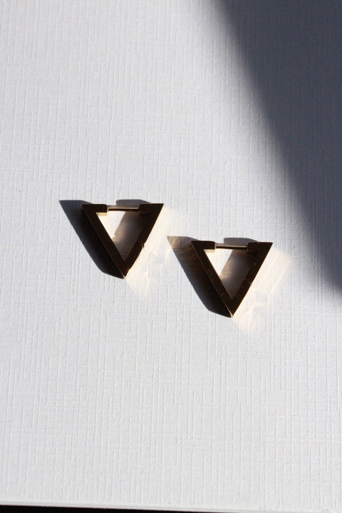 Kaku |  Triangle Hoop Earrings Gold