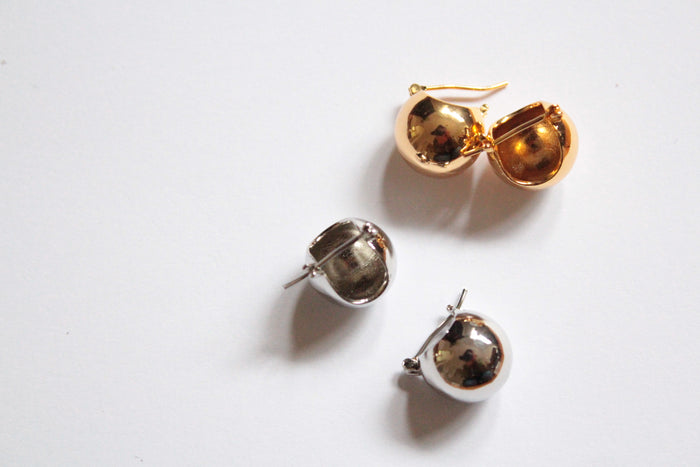 Kusu |  Ball Earrings Silver