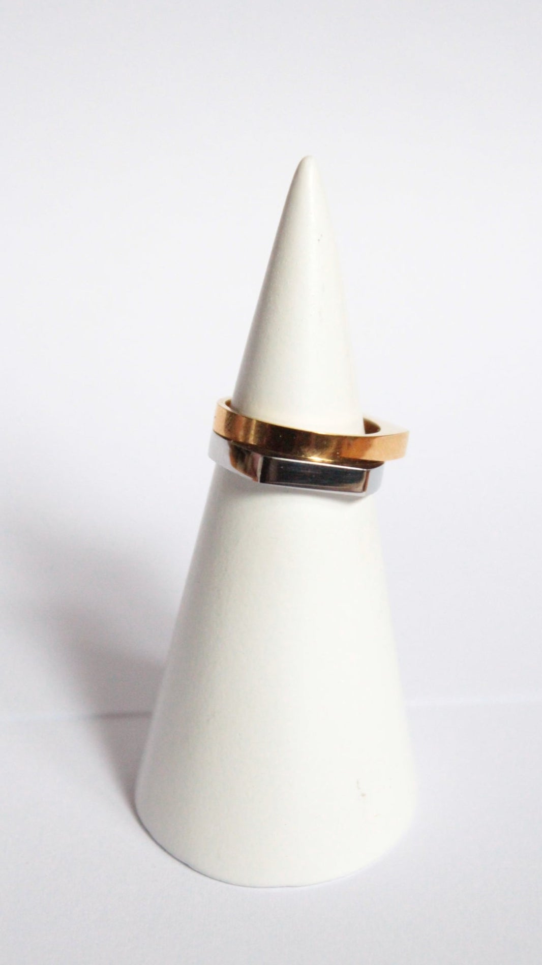 Maho  |  Flat Signet Ring Gold