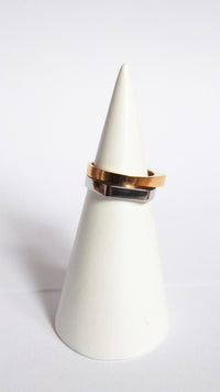 Maho  |  Flat Signet Ring Gold