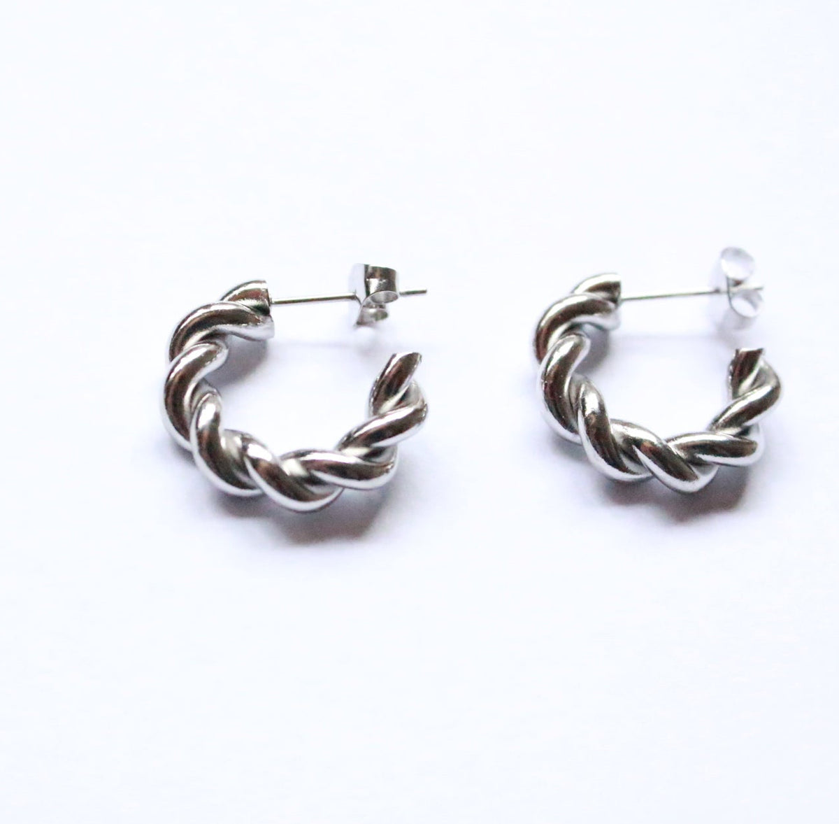 Mitsu |  Twist Hoop Earrings Silver