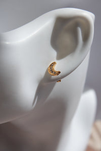 Gekka  | Crescent Moon Stud Earrings Gold