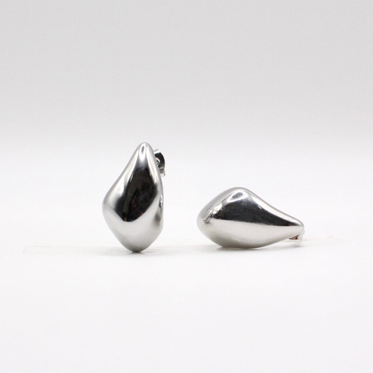 Nana  |  Drop Earrings Silver