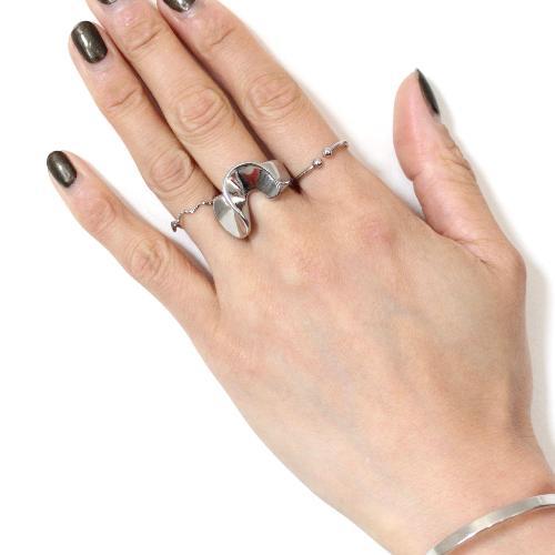 Simple Dainty silver knot ring for minimalist style made in japan and mums fashion