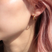 Jewellery for sensitive skin, Gold hoop earrings Knot Design 