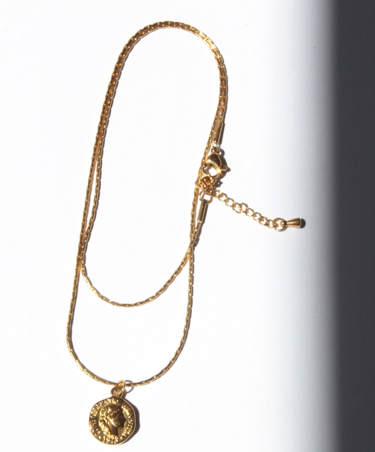 Madoka - Coin Necklace Gold