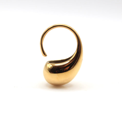 Gold statement ring made for sensitive skin and mums