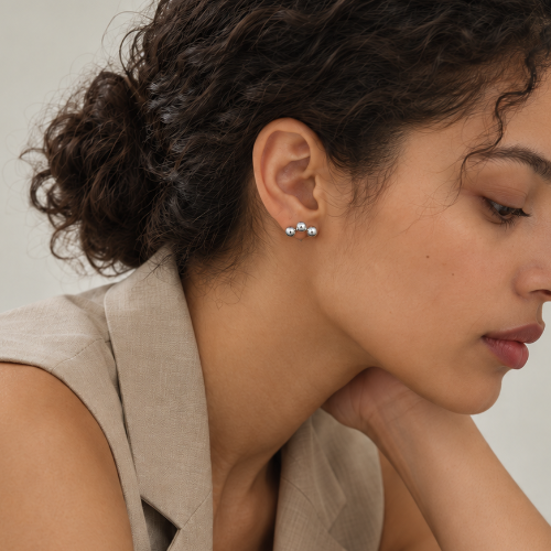 Earrings minimalist style, silver triple balls  stud earrings. Aesope, Muji, Uniqlo style 