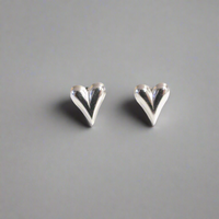 heart stud earrings silver rhodium plated for daily wear and waterproof 