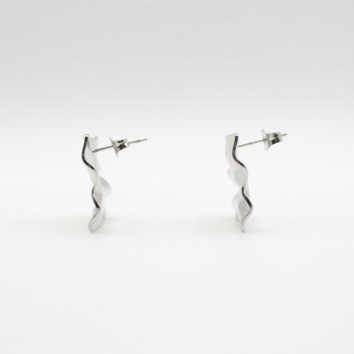 origami stud earrings sliver rhodium plated for daily wear. waterproof and sensitive ears friendly. Japanese unique design.