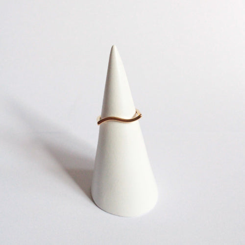 Gold waved dainty ring 316 stainless steel waterproof and hypoallergenic 
